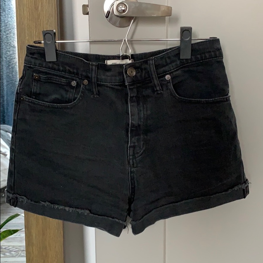 Madewell High-Rise Denim Shorts in Washed Black